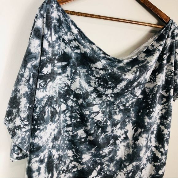 4/$45 | KIM & CAMI | Blue White Tie Dye Off Shoulder Shirt | Plus 1XL - Picture 3 of 6